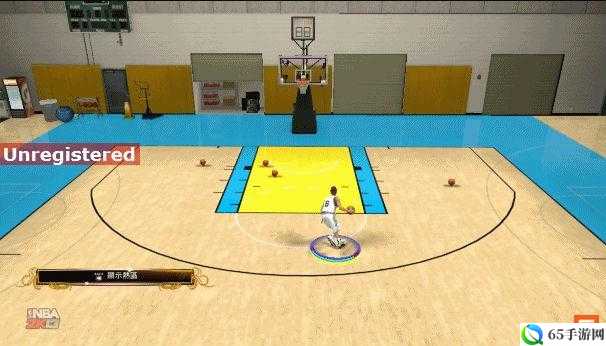 如何操作NBA2K13进行空中转体360度扣篮？